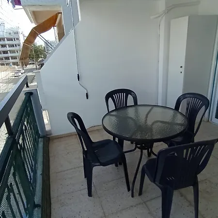 Emiliano 7 Apartament Larnaca