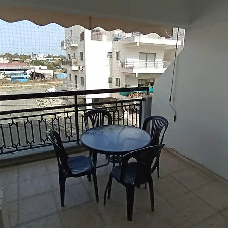 Emiliano 7 * Larnaka