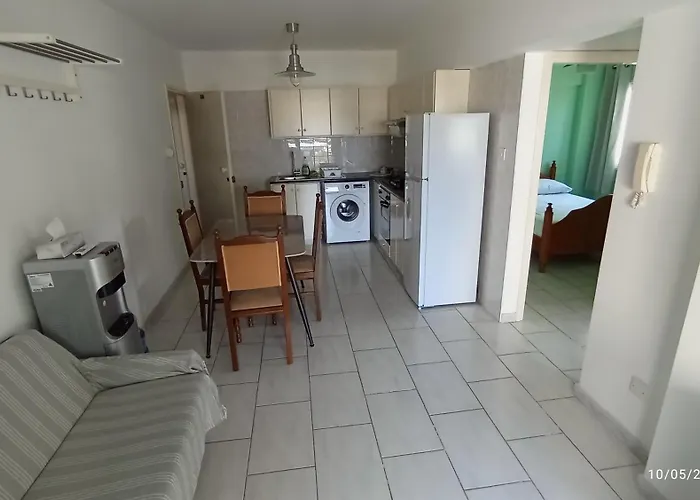 Emiliano 7 アパート