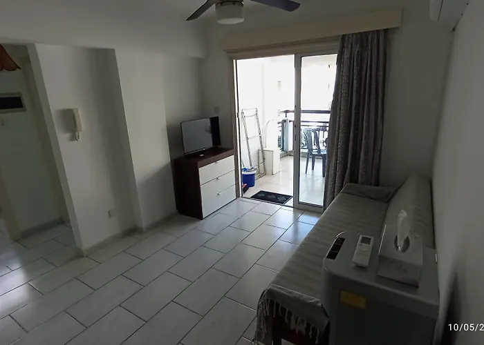 Emiliano 7 アパート ラルナカ